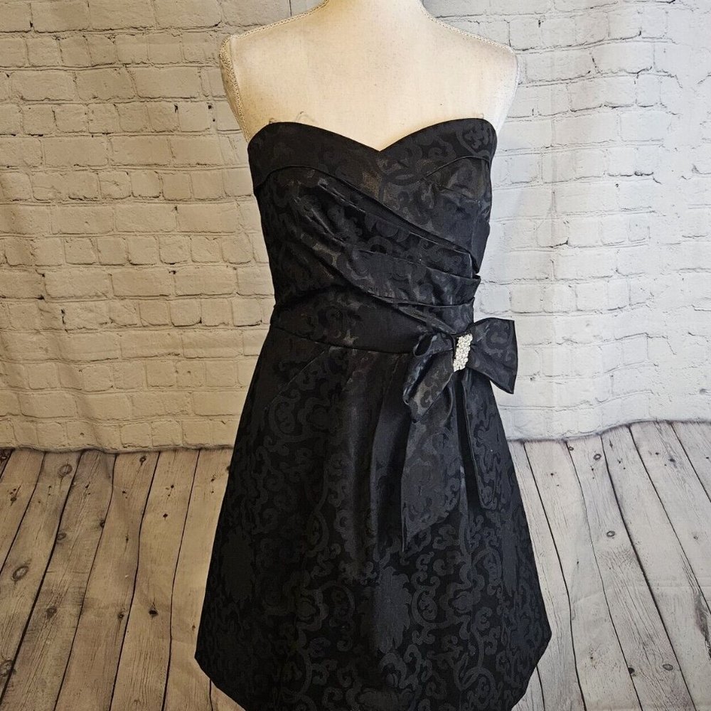 TEEZE ME BLACK BROCADE FLORAL STRAPLESS FIT FLARE SHORT DRESS SZ 3